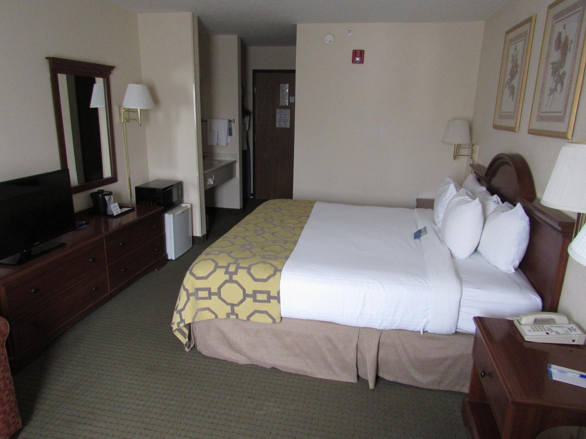 Baymont By Wyndham Freeport Hotel Buitenkant foto