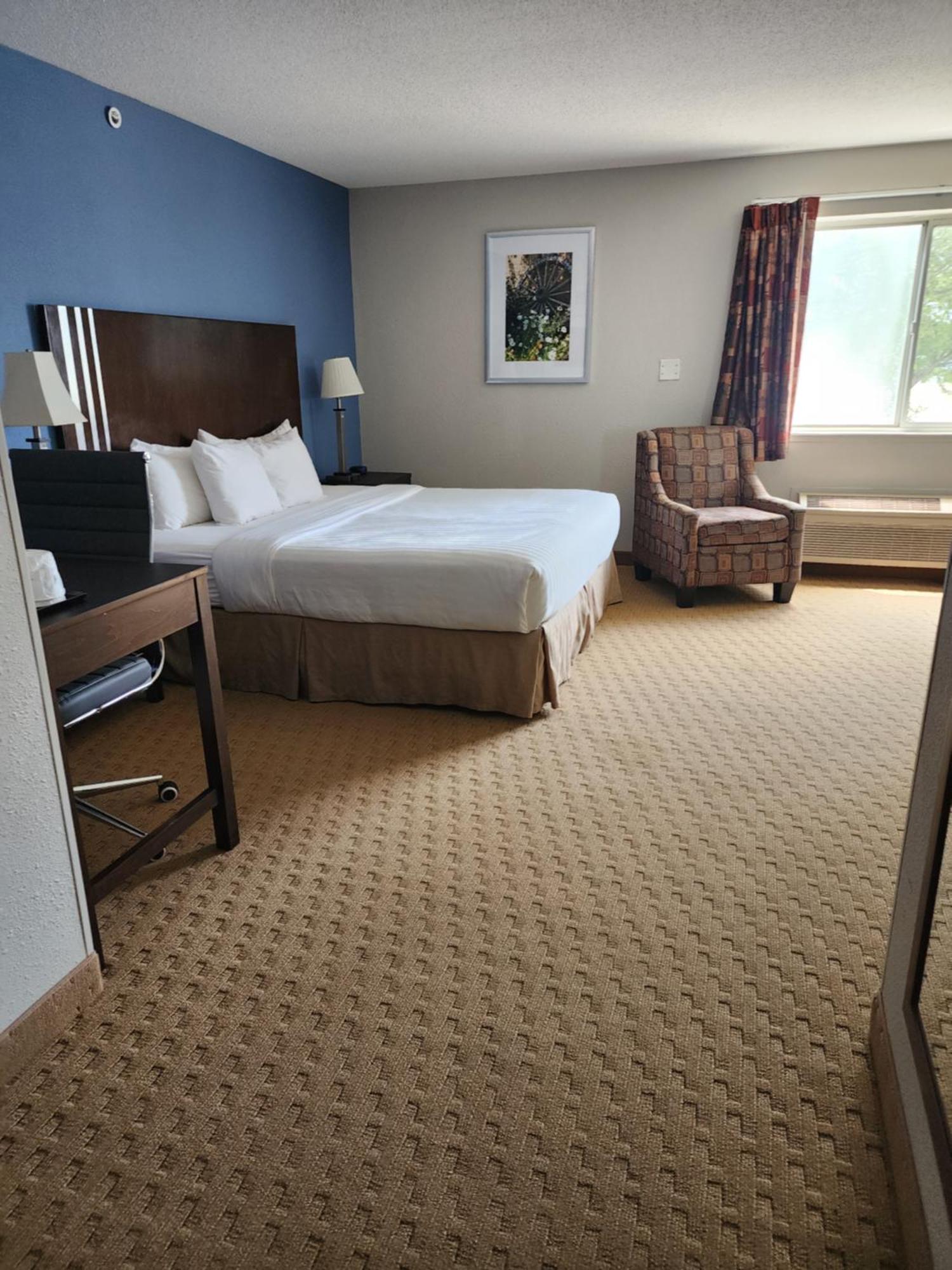 Baymont By Wyndham Freeport Hotel Buitenkant foto
