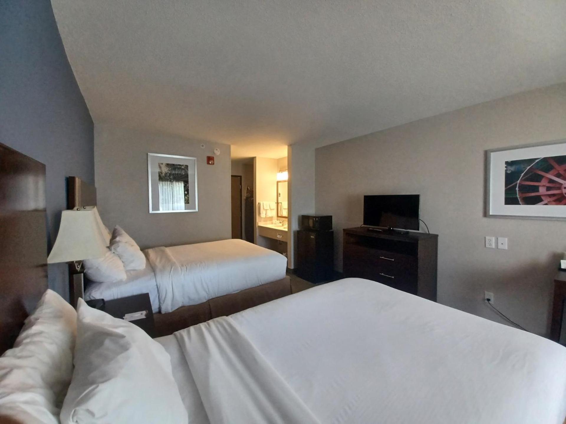 Baymont By Wyndham Freeport Hotel Buitenkant foto