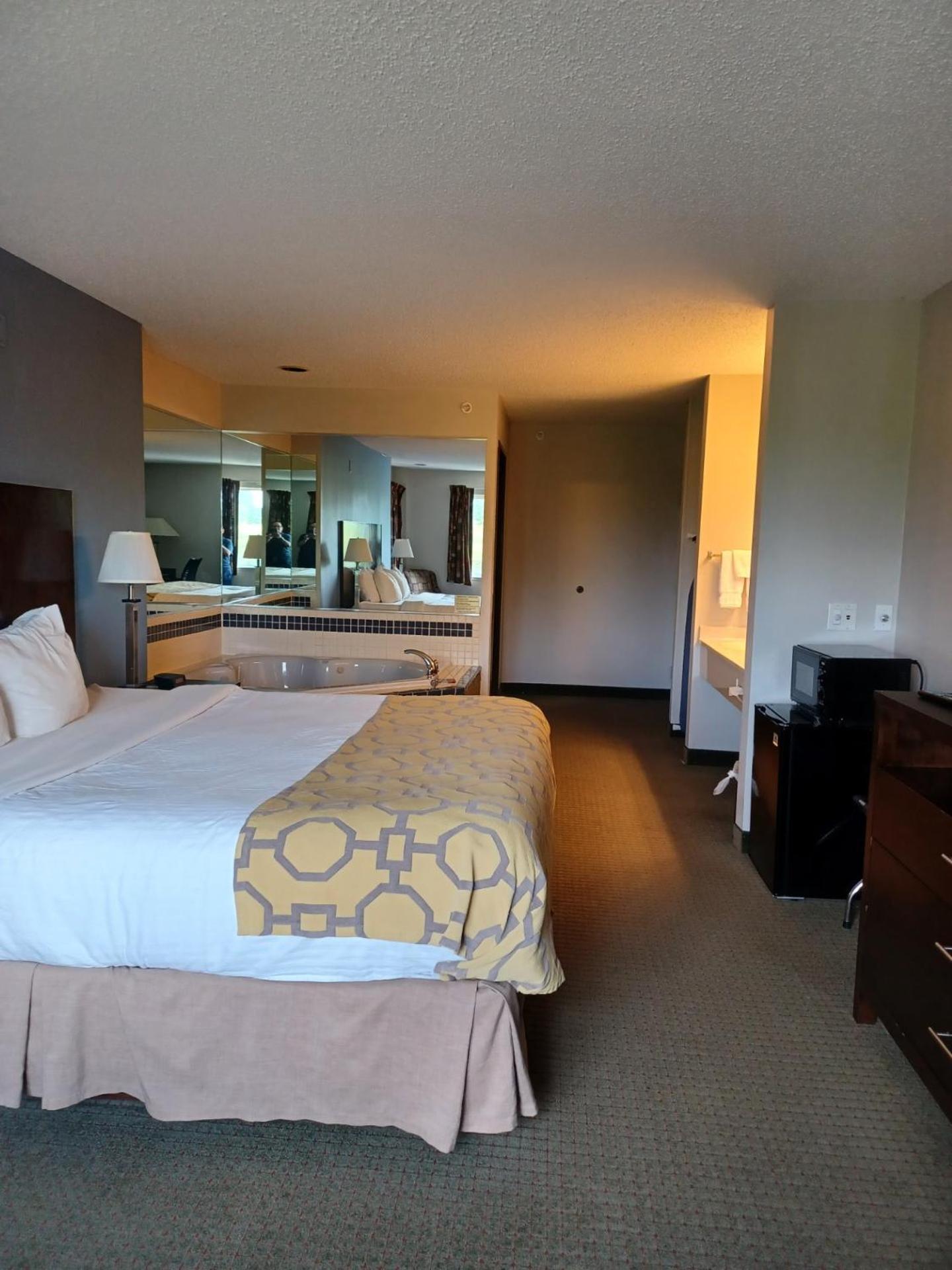 Baymont By Wyndham Freeport Hotel Buitenkant foto